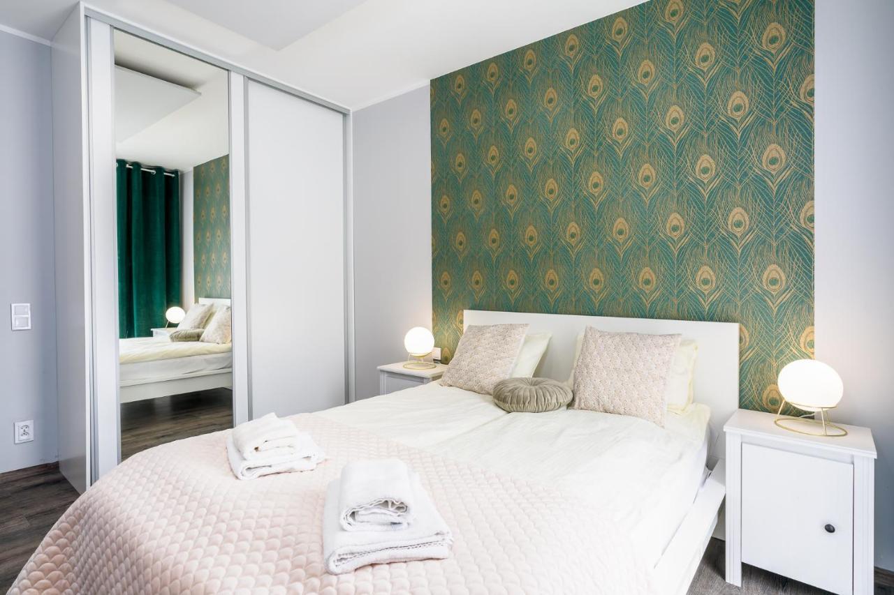 Sleepway Apartments- Garbary 100-46 ポズナン エクステリア 写真