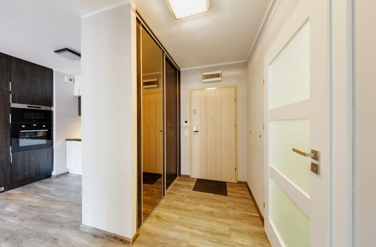 Sleepway Apartments- Garbary 100-46 ポズナン エクステリア 写真